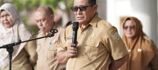 Pj. Bupati Bahri Sudirman Pimpin Apel Senin Pagi “ASN tingkatkan Kinerja”