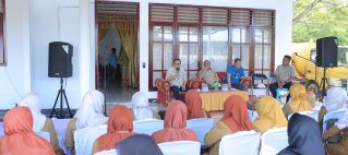 TATAP MUKA BUPATI DAN WAKIL BUPATI DENGAN GURU PULAU GEBE