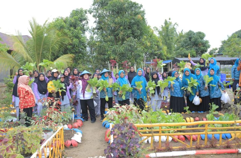 TP-PKK Halmahera Tengah Gelar Lomba Penilaian Kebun Percontohan PKK Tingkat Dusun di Desa Sagea