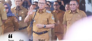 BUPATI DAN WAKIL BUPATI PIMPIN APEL AKBAR, TEGASKAN KEPASTIAN TENAGA PENDUKUNG DAN KEBIJAKAN BEASISWA ASN