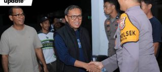 BUPATI IKRAM PANTAU LANGSUNG KESIAPAN TPS PILKADES DI KOTA WEDA DINI HARI